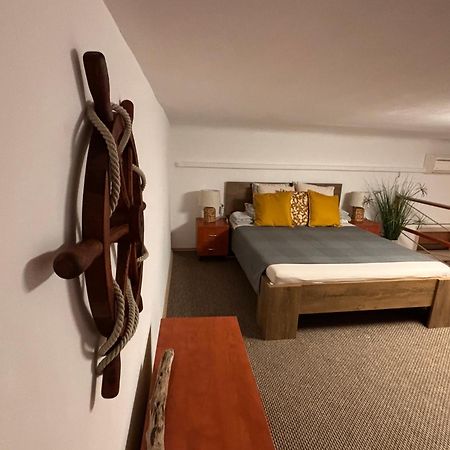 Goldcentral Apartment Danube Budapest Ngoại thất bức ảnh